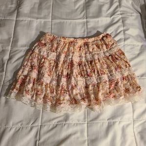 Lace ruffled mini skirt